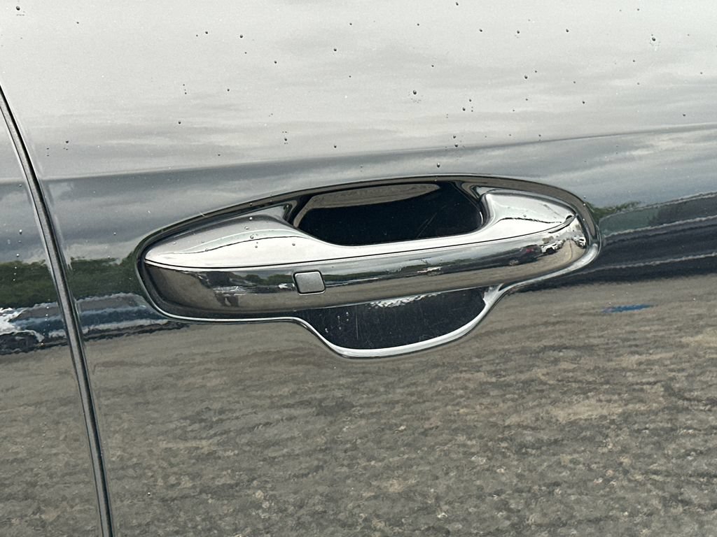 Certified 2023 Kia Niro Wind w/ Wind Preserve Package FWD image 9
