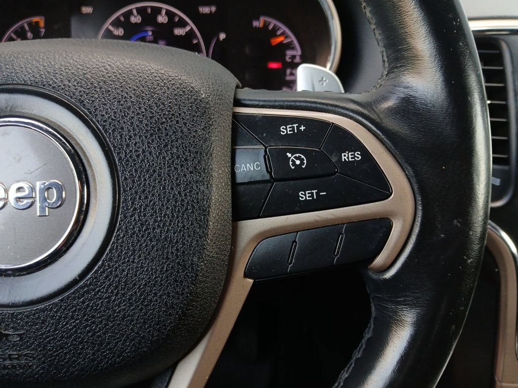 Used 2017 Jeep Grand Cherokee Laredo w/ Quick Order Package 23E AWD/4WD image 25