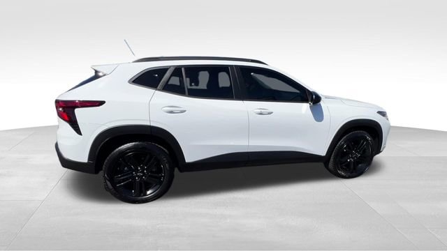 Used 2024 Chevrolet Trax ACTIV w/ Sunroof Package FWD image 9