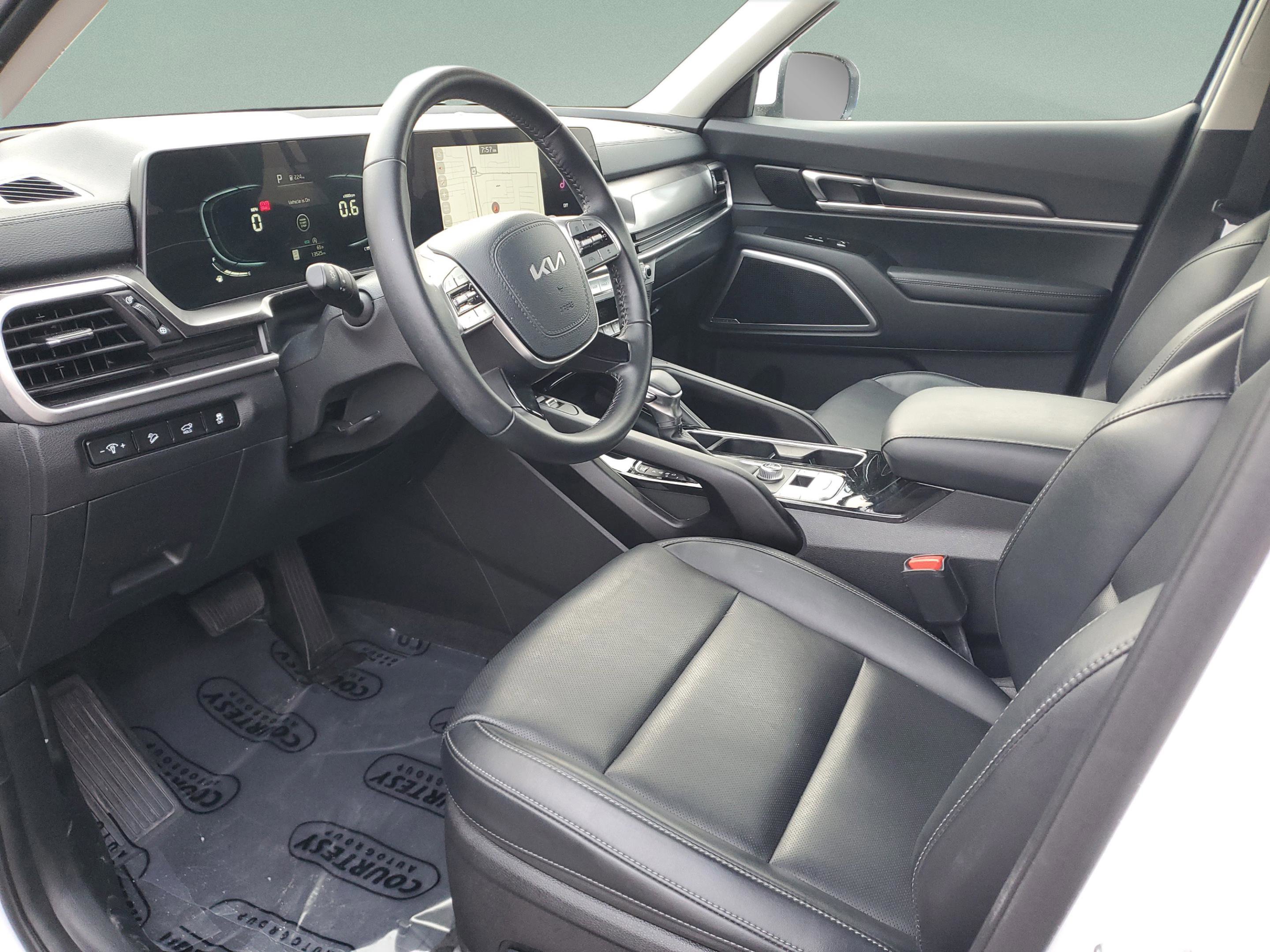 Certified 2025 Kia Telluride S image 19
