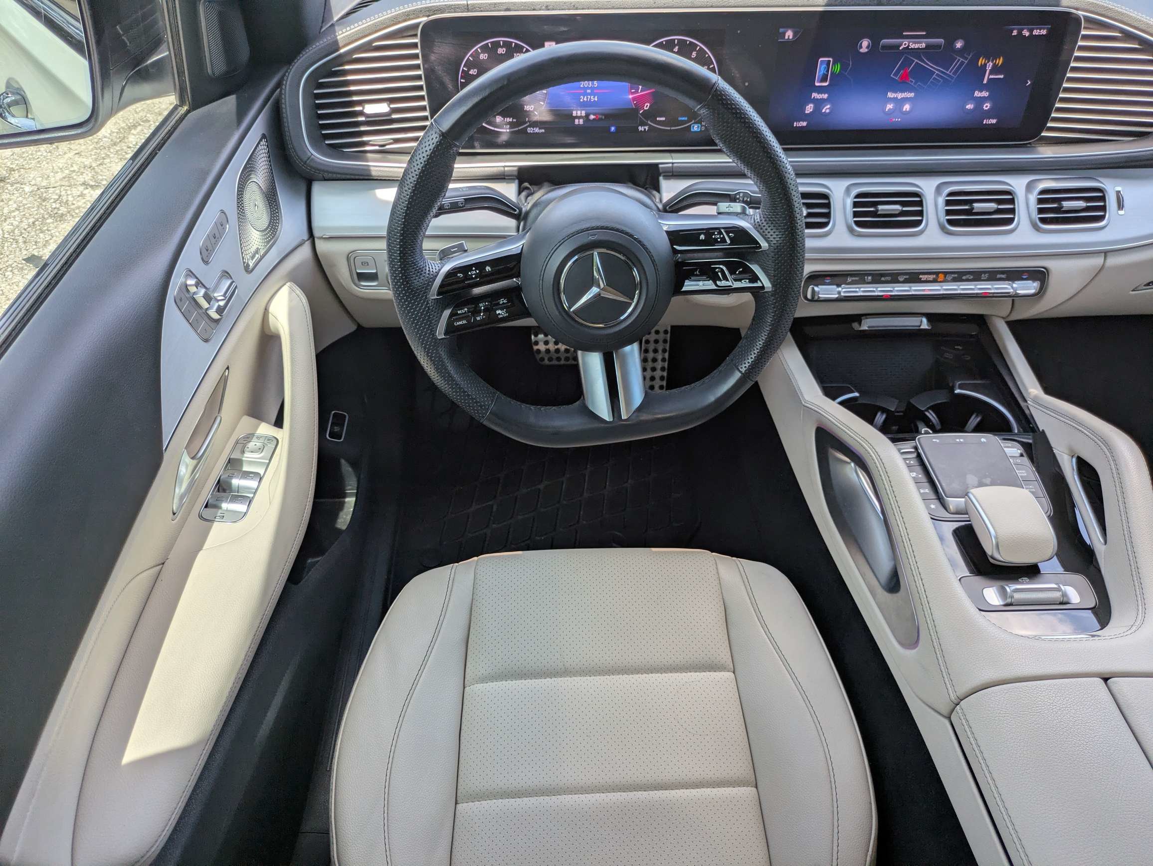 Used 2024 Mercedes-Benz GLS 450 4MATIC image 4