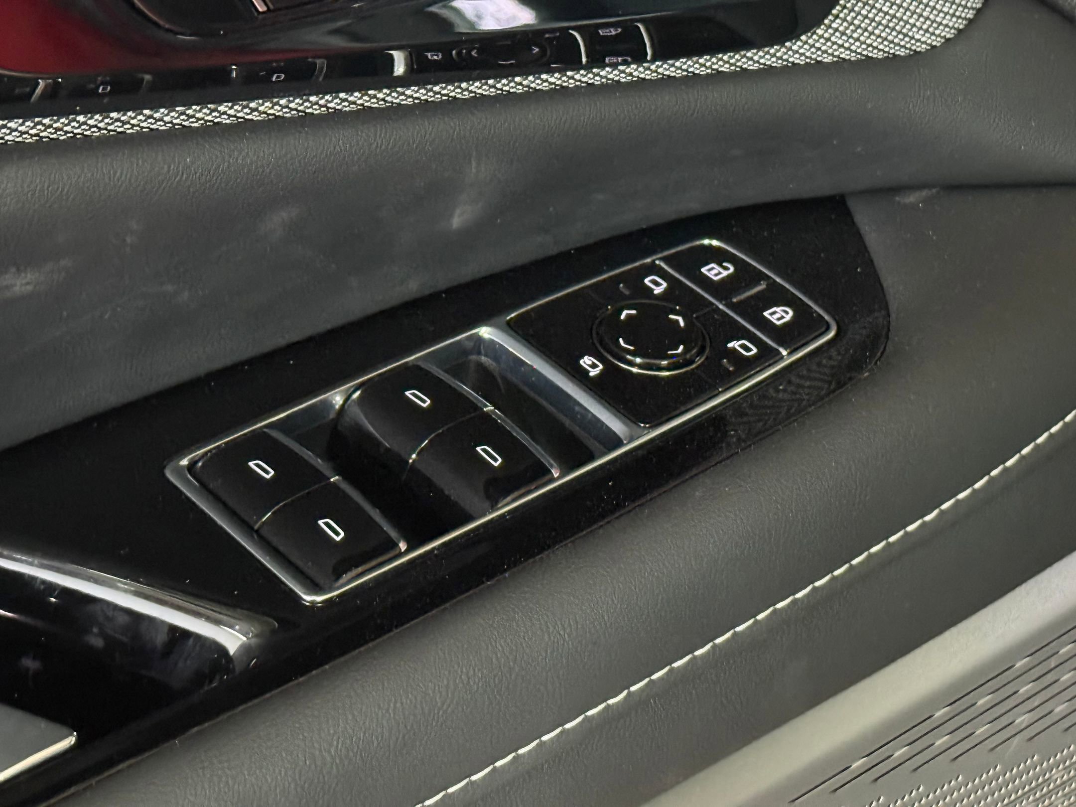 New 2026 Cadillac Optiq Sport 1 image 25