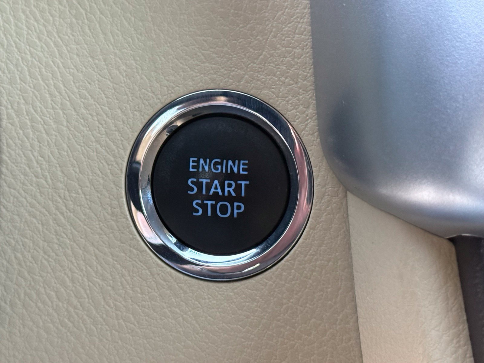 Used 2018 Toyota Highlander XLE FWD image 35