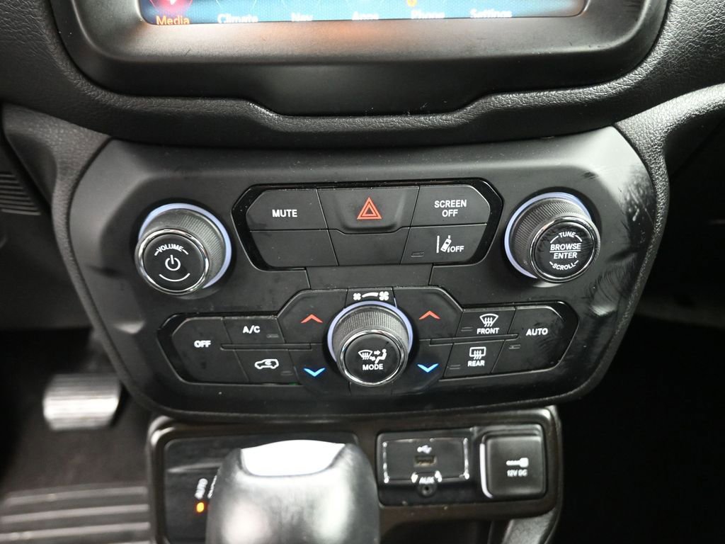 Used 2023 Jeep Renegade Trailhawk AWD/4WD image 9