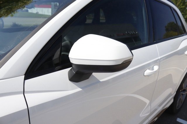 New 2025 Audi Q3 2.0T Premium image 13