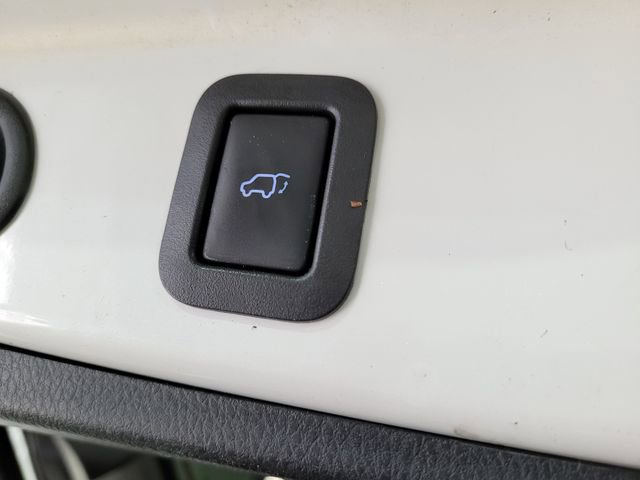 Used 2016 Toyota Highlander XLE image 39