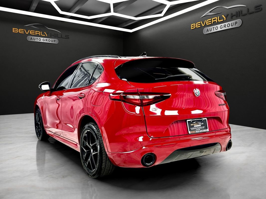 Used 2020 Alfa Romeo Stelvio Ti w/ Nero Edizione AWD/4WD image 3