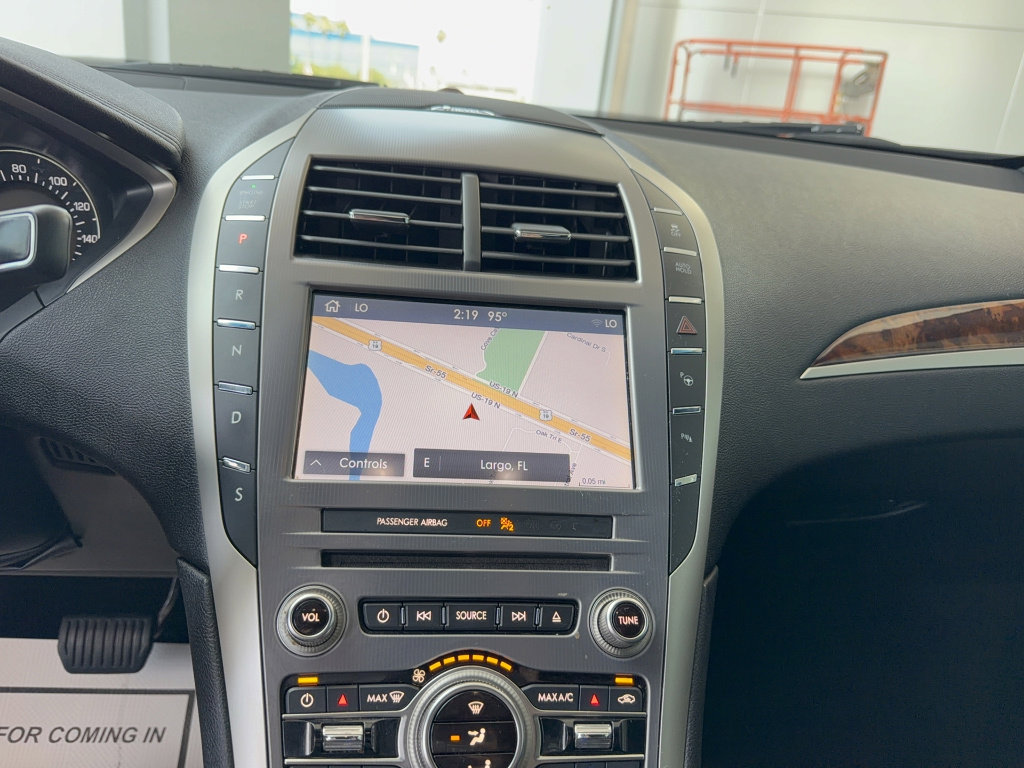 Used 2019 Lincoln MKZ Reserve FWD image 21