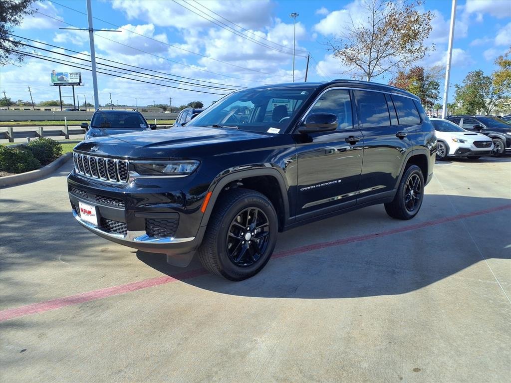 Used 2023 Jeep Grand Cherokee L Laredo w/ Luxury Tech Group I image 3
