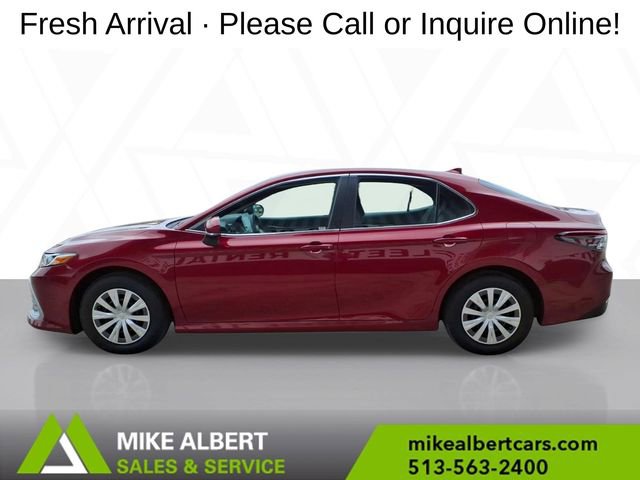 Used 2022 Toyota Camry LE FWD image 4