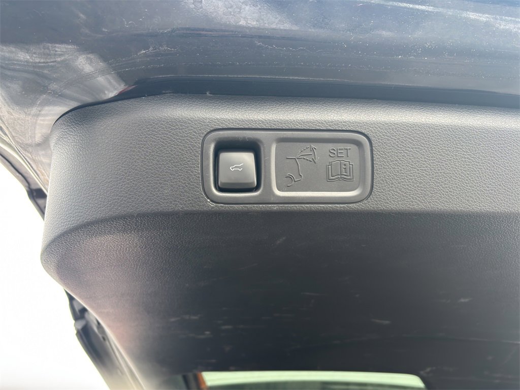 Used 2024 Ford Expedition Limited image 9