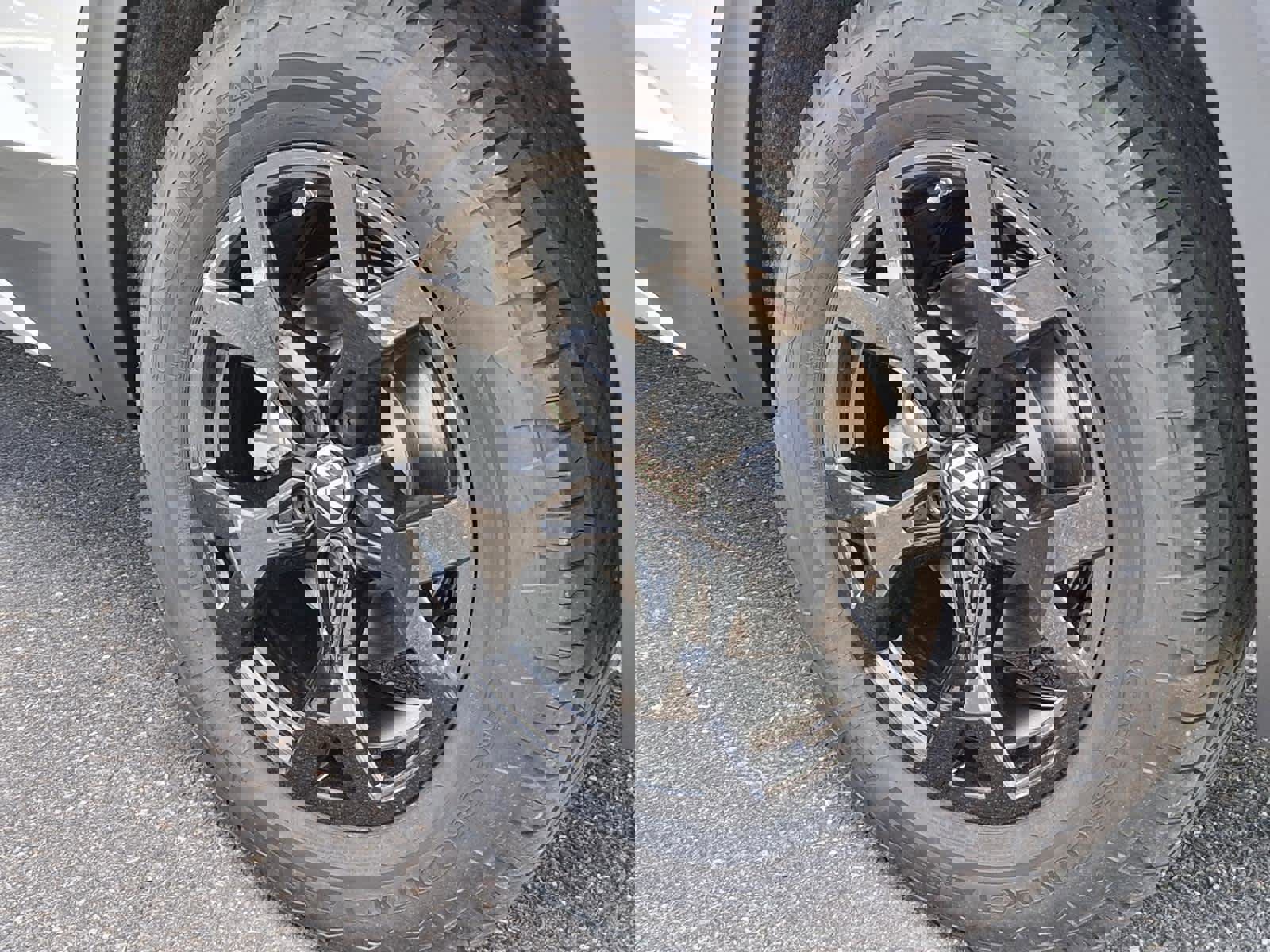 New 2026 Volkswagen Atlas Peak Edition image 3