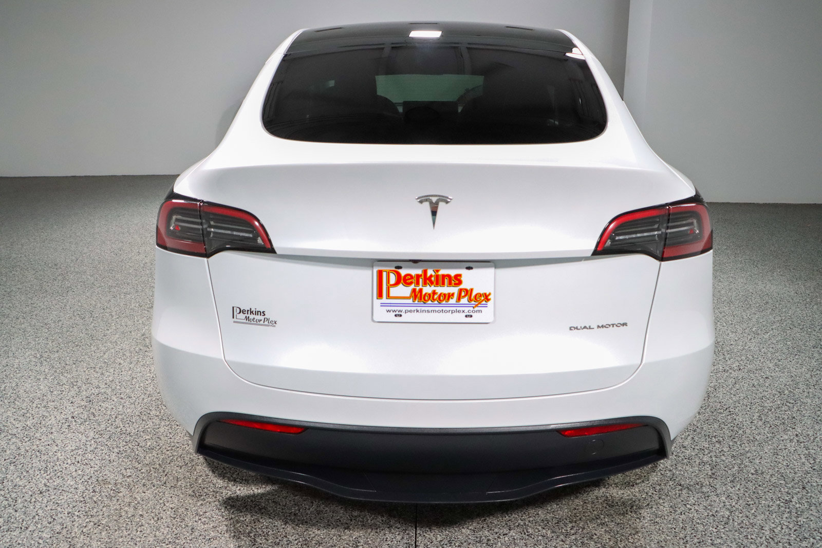Used 2024 Tesla Model Y Long Range AWD/4WD image 8