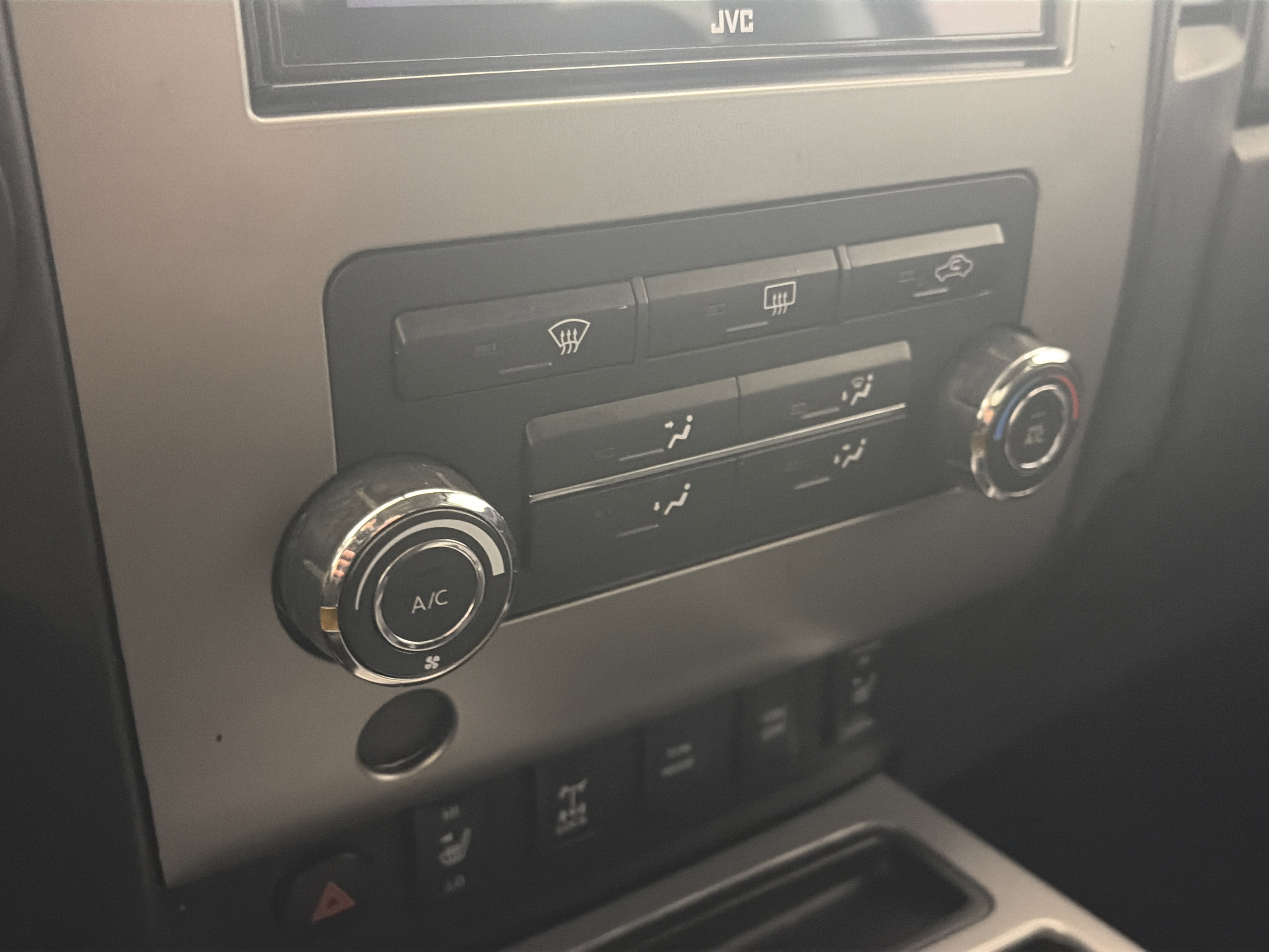 Used 2010 Nissan Titan PRO-4X w/ Pro-4x Leather Pkg image 21