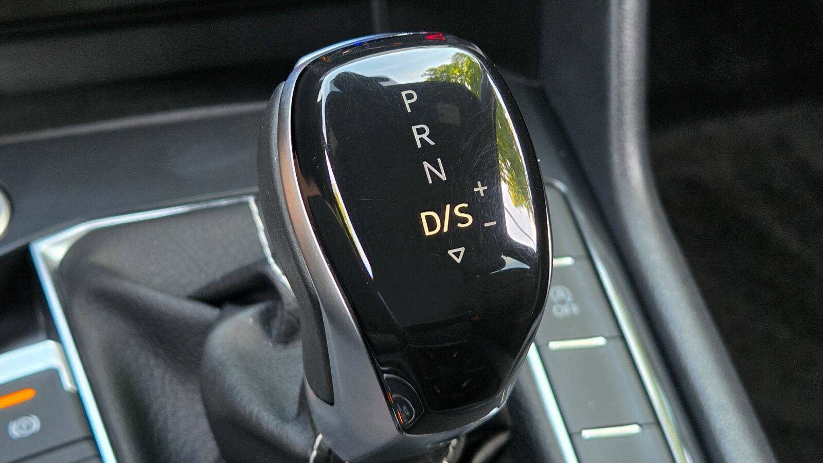 Used 2023 Volkswagen Tiguan SE R-Line AWD/4WD image 37