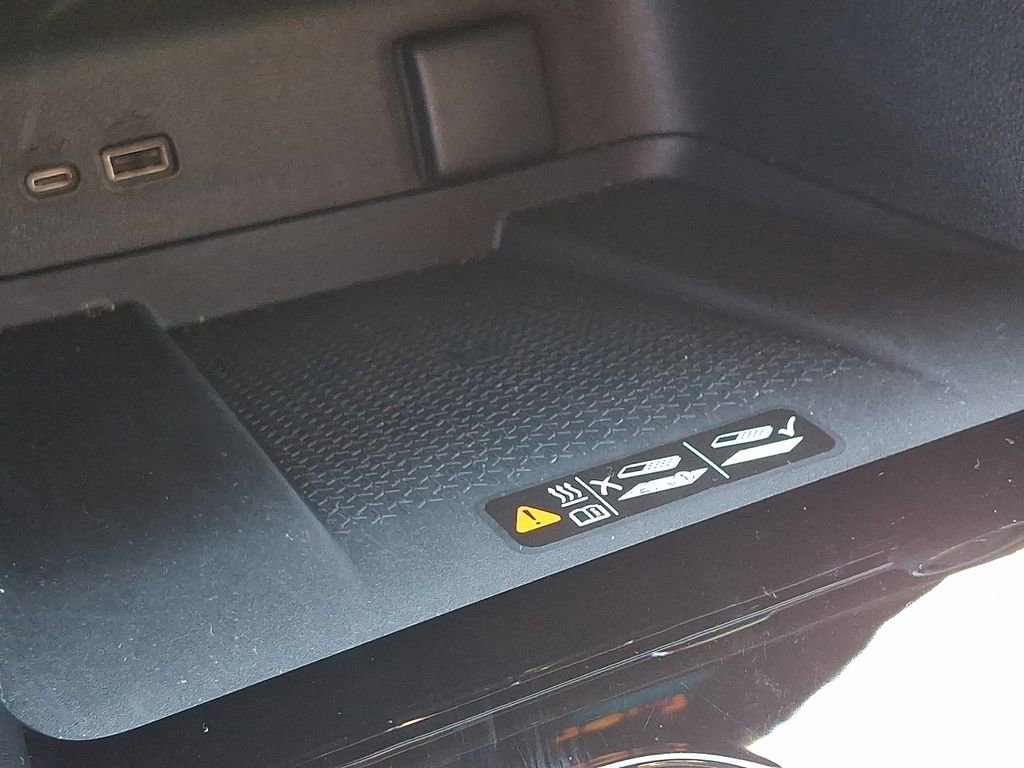 Used 2026 Chevrolet Traverse LT w/ Driver Confidence Package image 24