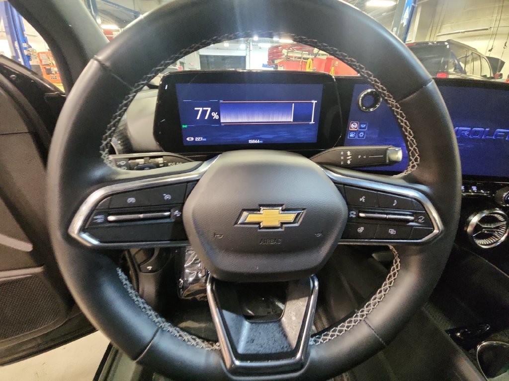 Used 2025 Chevrolet Blazer EV LT AWD/4WD image 17