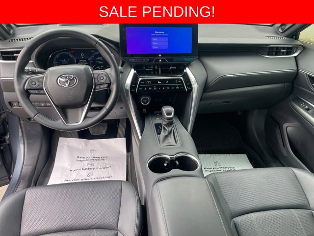Used 2023 Toyota Venza Limited image 12