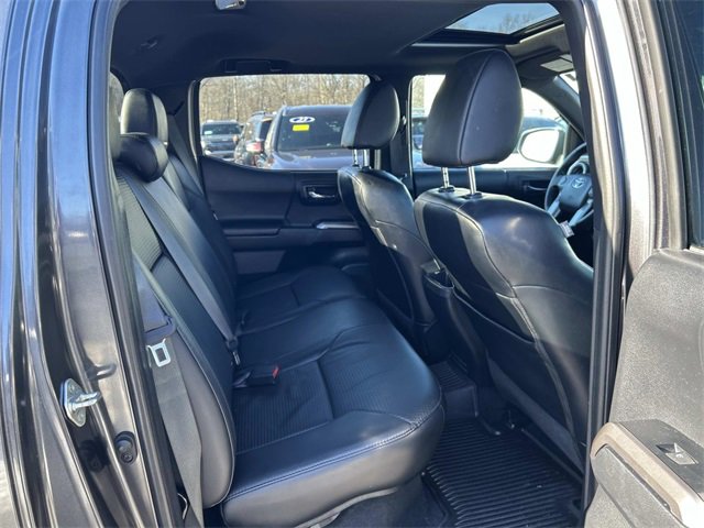 Used 2019 Toyota Tacoma Limited image 15
