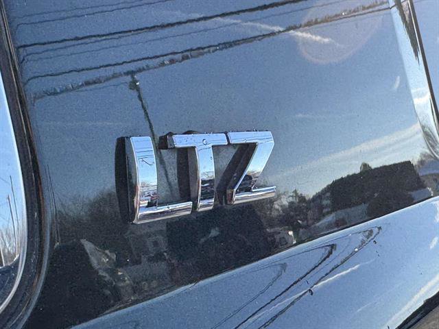 Used 2016 Chevrolet Suburban LTZ image 6