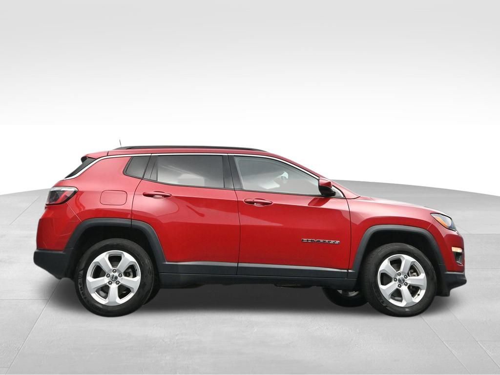 Used 2020 Jeep Compass Latitude w/ Cold Weather Group AWD/4WD image 40