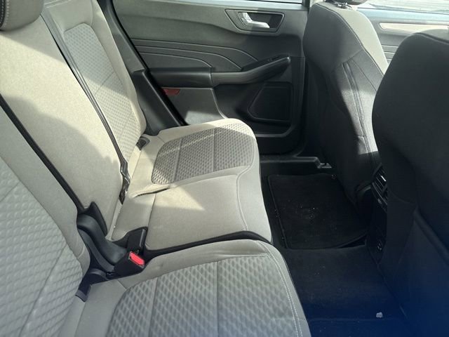 Used 2021 Ford Escape SE w/ SE Sport Appearance Package image 9