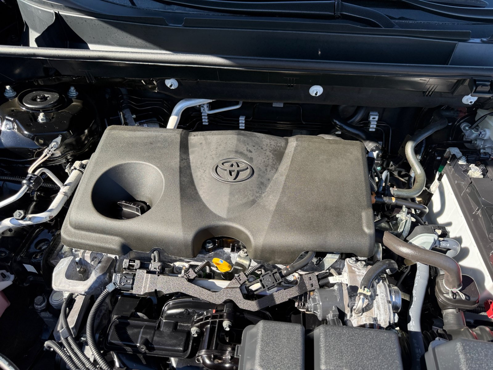 Used 2025 Toyota RAV4 XLE Premium FWD image 33