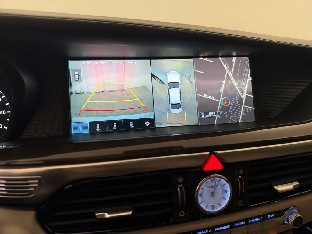 Used 2018 Genesis G90 3.3T Premium RWD image 36
