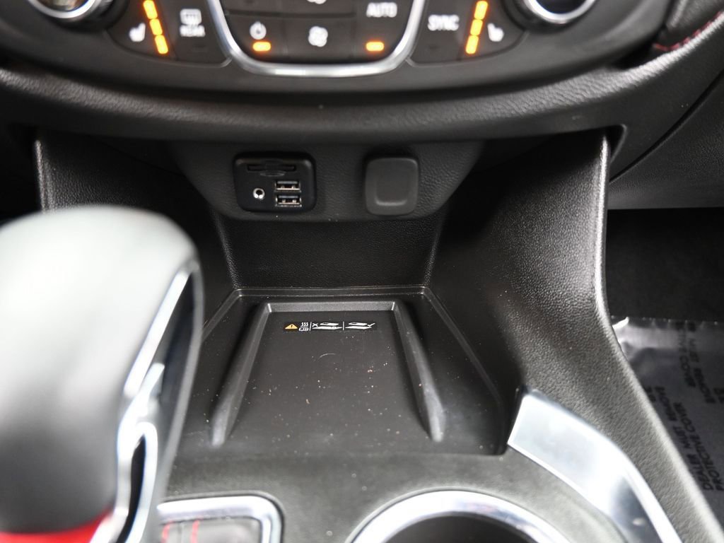 Used 2023 Chevrolet Traverse RS image 31