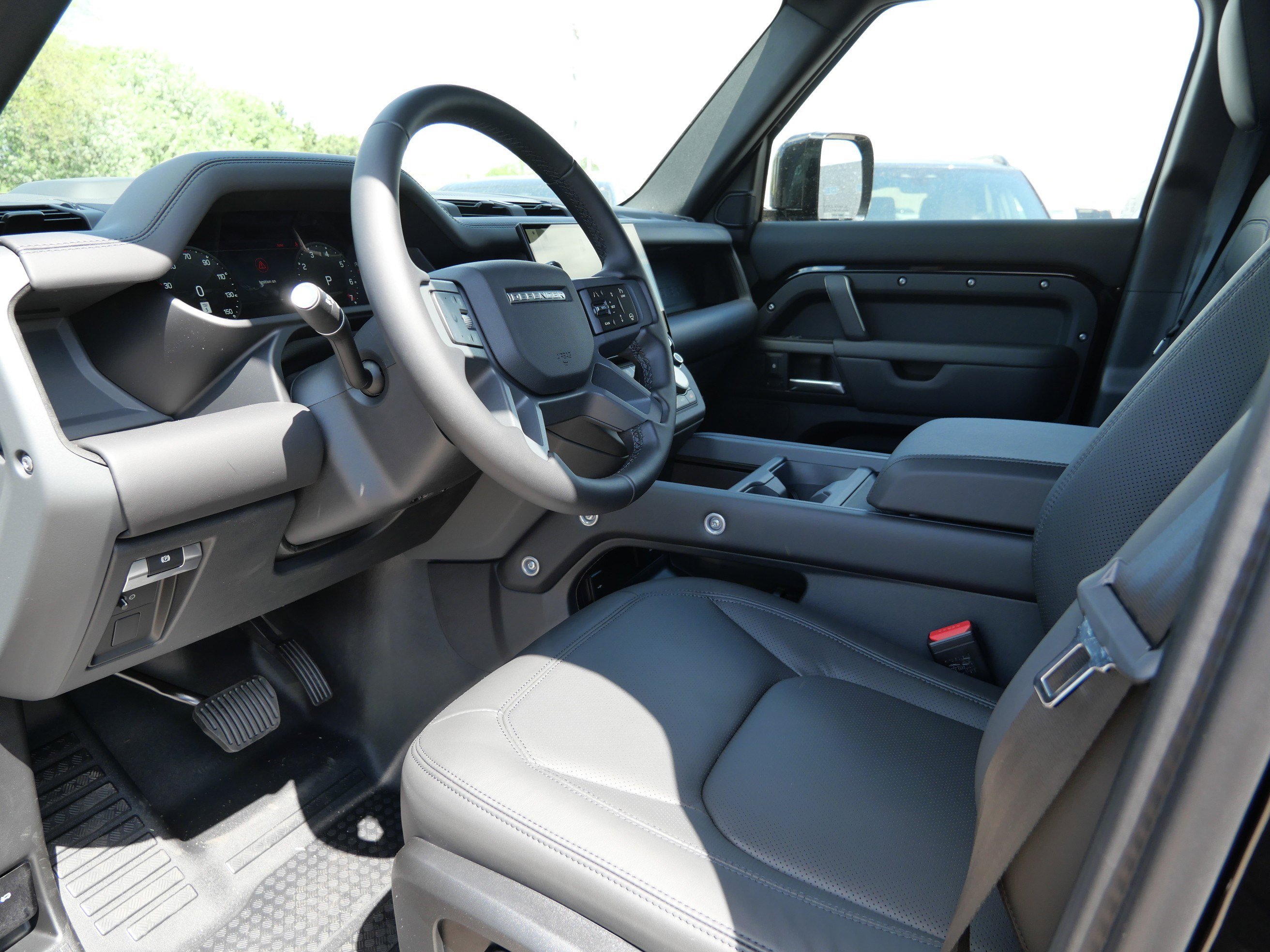 New 2026 Land Rover Defender 110 X-Dynamic SE AWD/4WD image 3