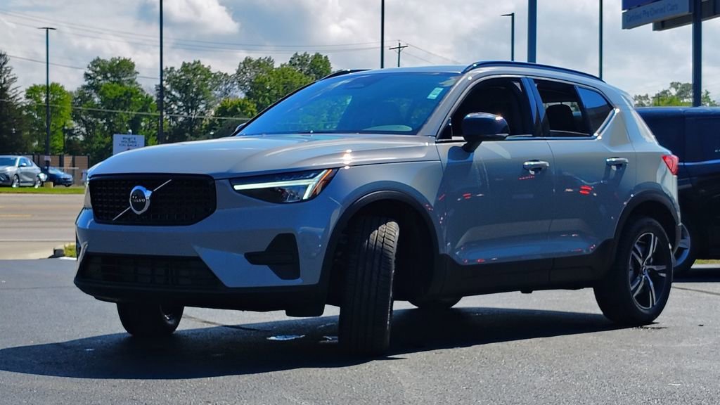 New 2026 Volvo XC40 B5 Core AWD/4WD image 6