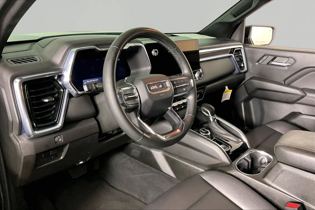 Used 2024 GMC Canyon Elevation w/ Elevation Premium Package AWD/4WD image 16