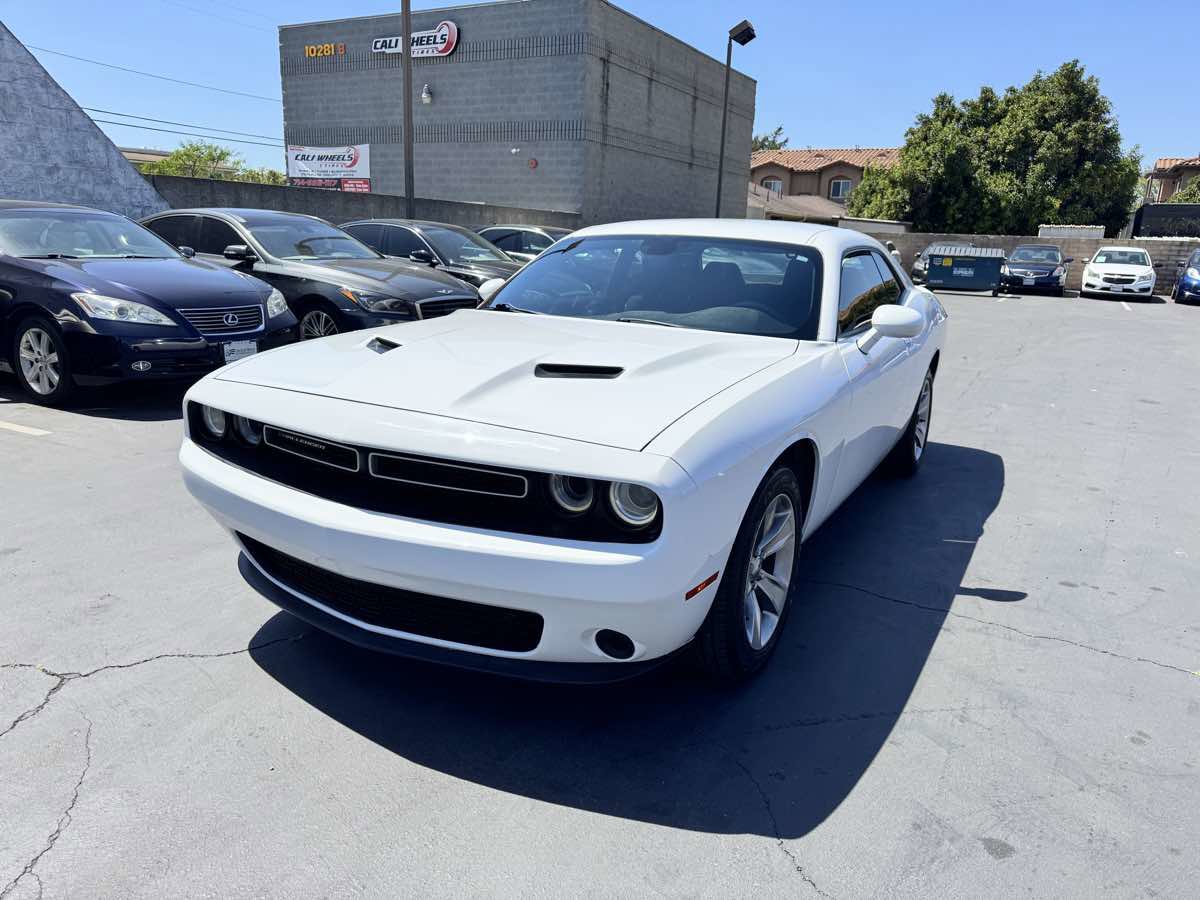 Used 2018 Dodge Challenger SXT RWD image 12