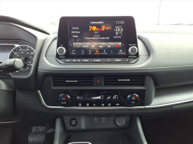 Used 2024 Nissan Rogue SV image 10