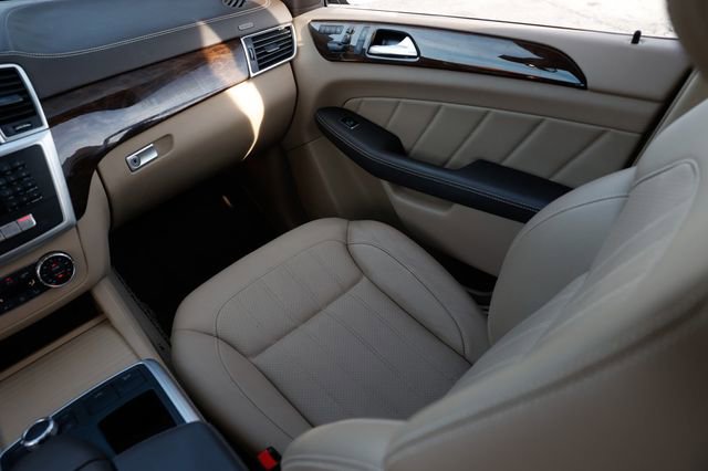 Used 2016 Mercedes-Benz GL 450 4MATIC 4dr GL 450 image 23