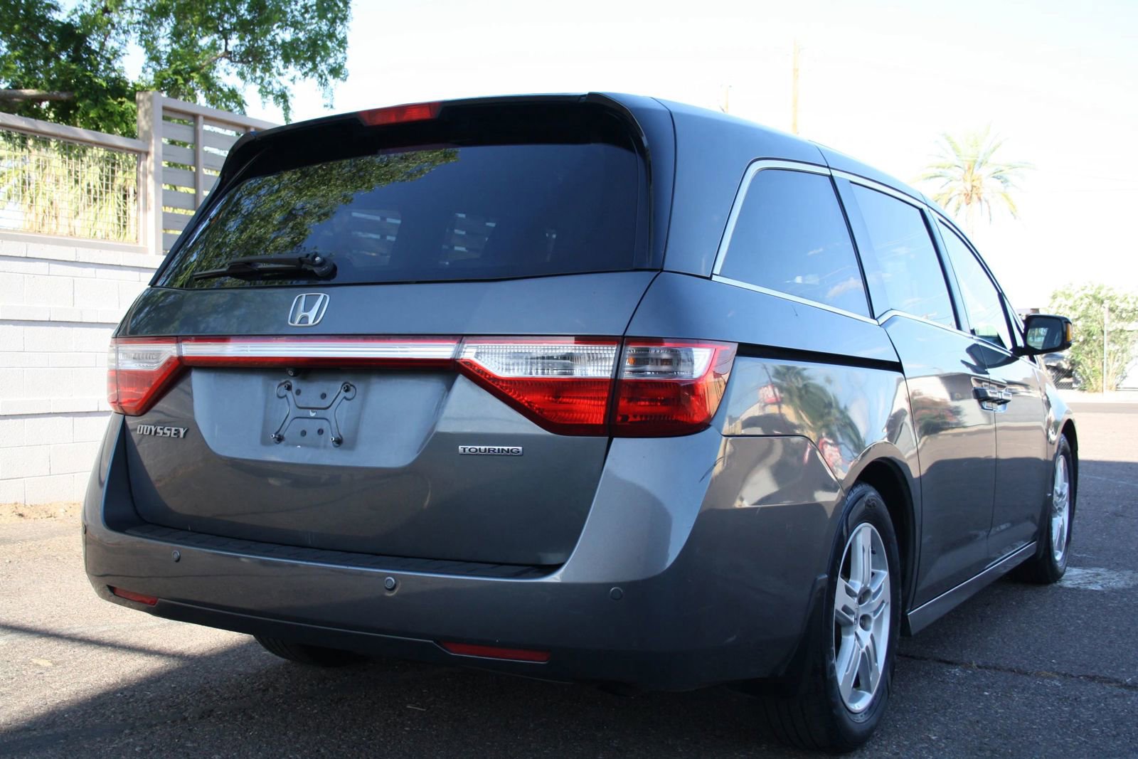 Used 2012 Honda Odyssey Touring Elite image 4