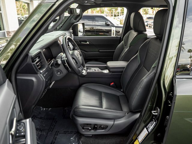 Used 2025 Lexus GX 550 image 13