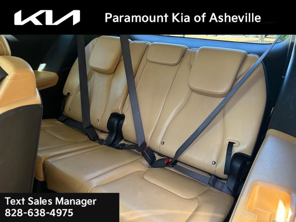 Certified 2023 Kia Carnival EX image 23