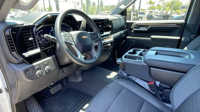 Used 2023 Chevrolet Silverado 1500 LT AWD/4WD image 10