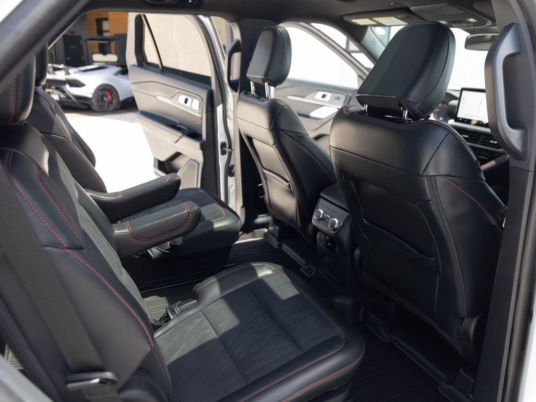Used 2025 Ford Explorer ST AWD/4WD image 23