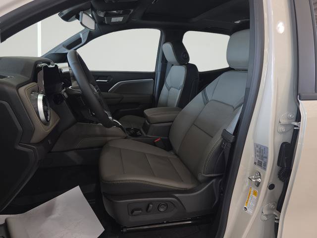 New 2026 Chevrolet Colorado ZR2 w/ Midnight Edition AWD/4WD image 12