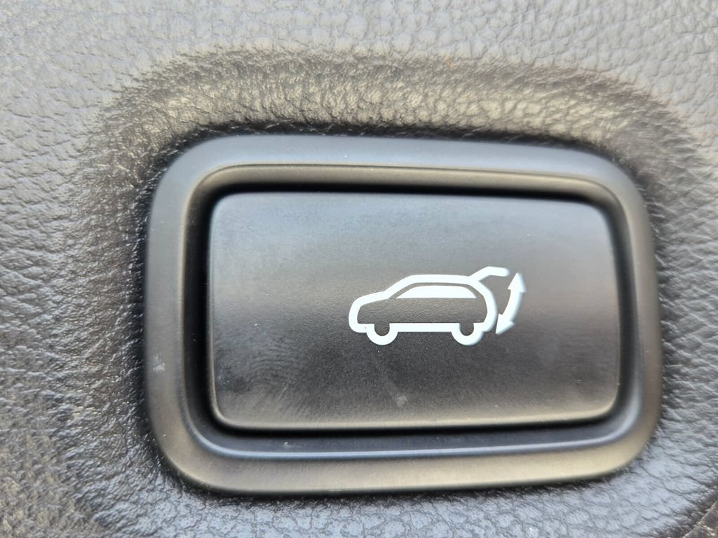 Used 2022 Hyundai Santa Fe Calligraphy w/ Cargo Package FWD image 16