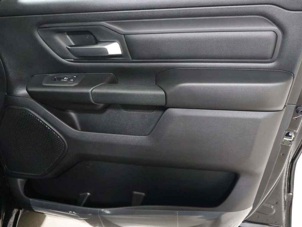 New 2026 RAM 1500 Express AWD/4WD image 16
