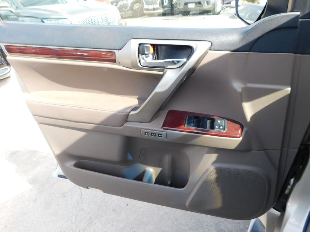 Used 2015 Lexus GX 460 w/ Premium Package image 35