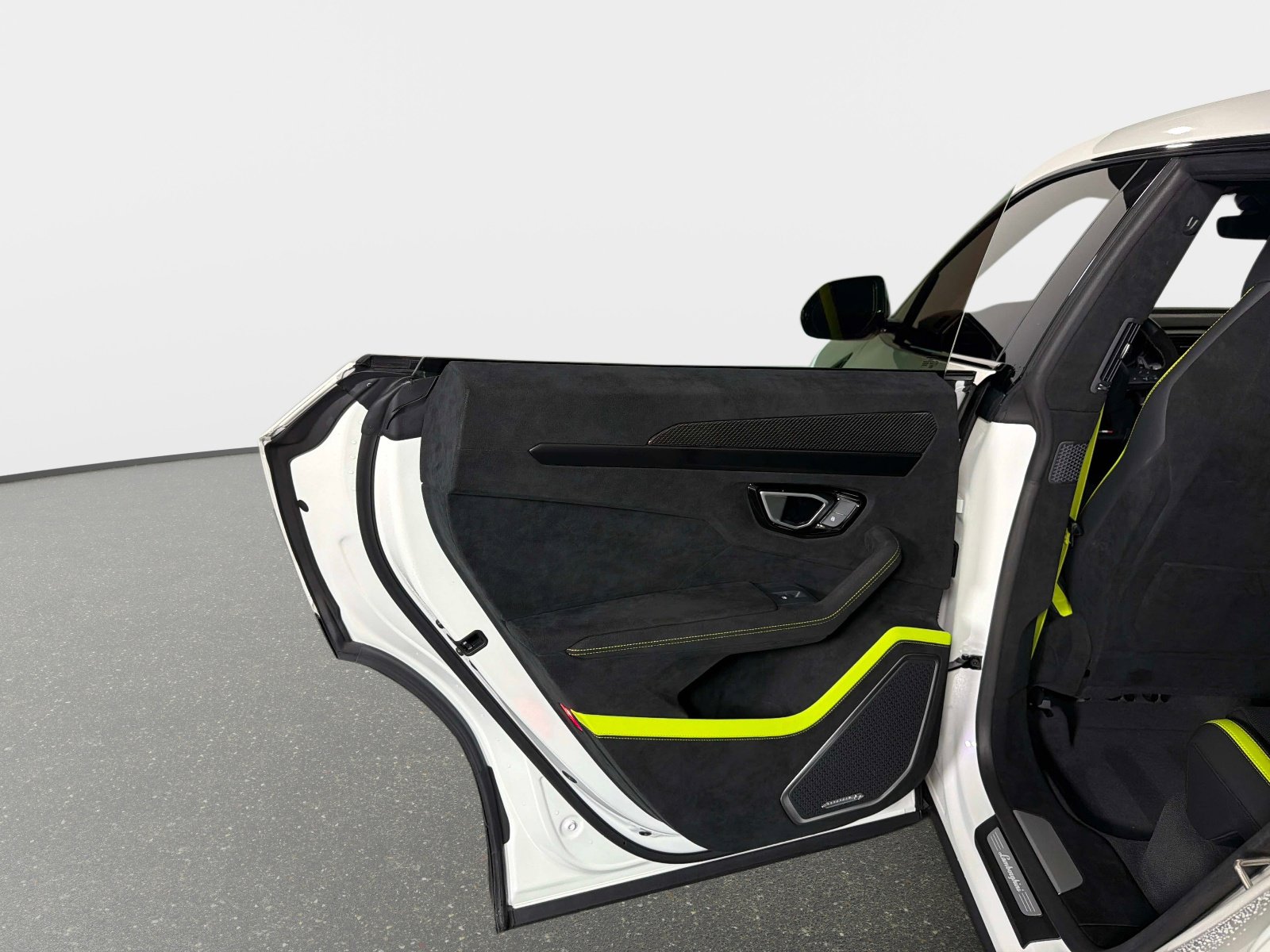 Used 2024 Lamborghini Urus Performante image 31