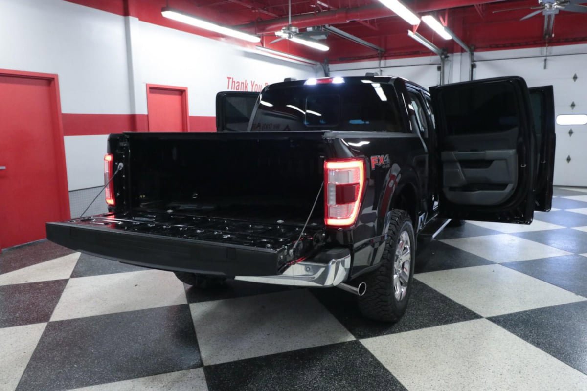 Used 2023 Ford F150 Lariat w/ Trailer Tow Package image 28