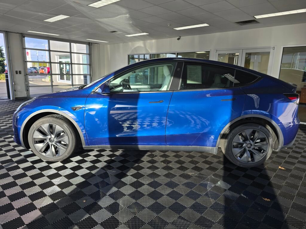 Used 2025 Tesla Model Y Long Range image 7