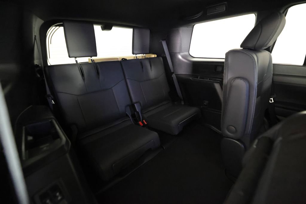 Used 2026 Lexus GX 550 w/ Accessory Package (31) AWD/4WD image 12