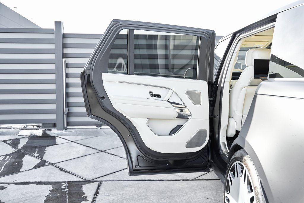 Used 2024 Land Rover Range Rover SV image 29