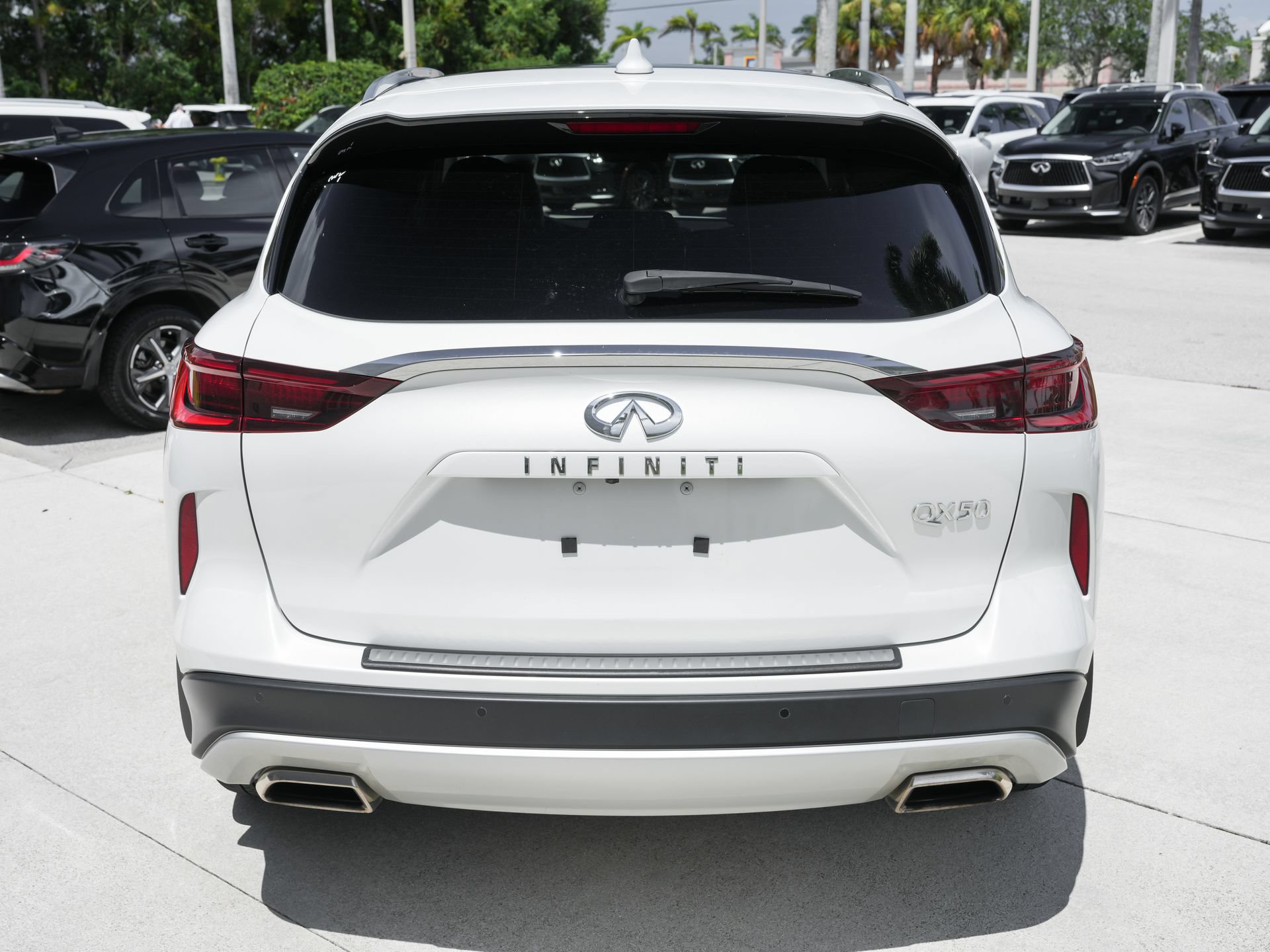 Used 2023 INFINITI QX50 Luxe FWD image 9